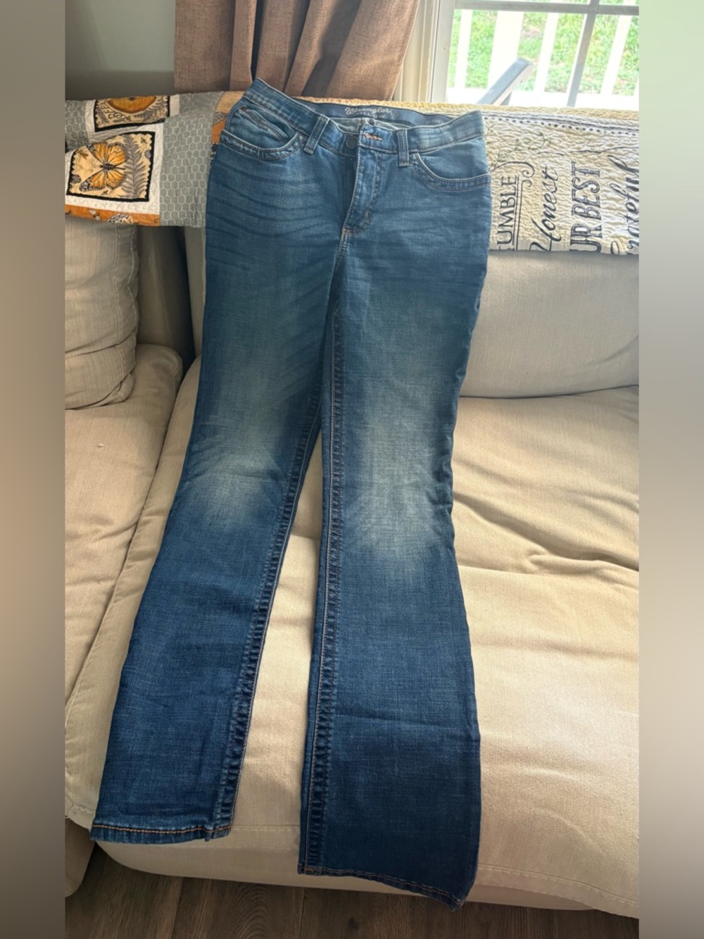 WRANGLER Women’s Blue Bootcut Jeans - Classic Mid Wash